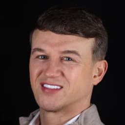Dr Robbie Hughes